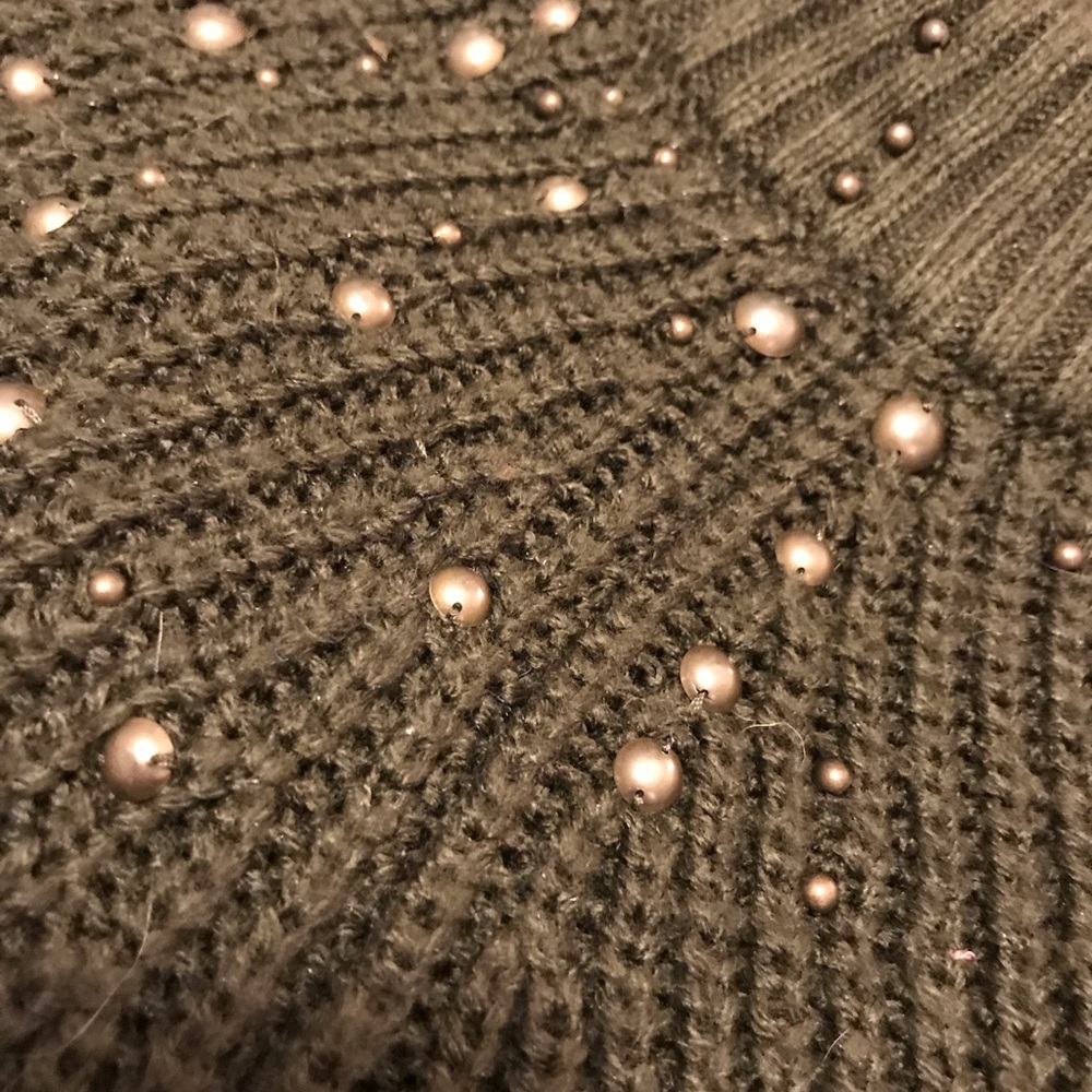 Mossimo Sweater - Picture 2 of 4